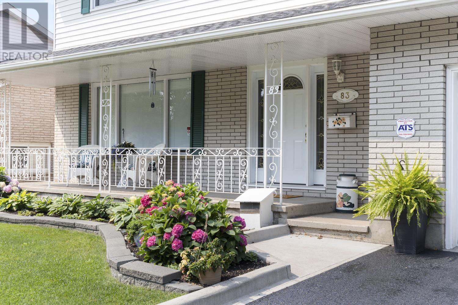 Photo 2 of 83 Plaintree Dr, Sault Ste Marie ON