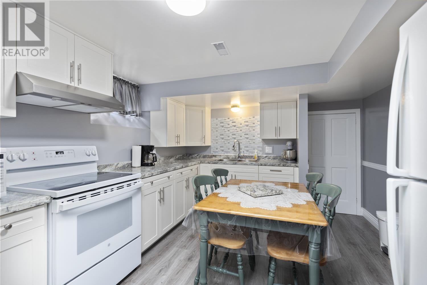 Photo 31 of 83 Plaintree Dr, Sault Ste Marie ON