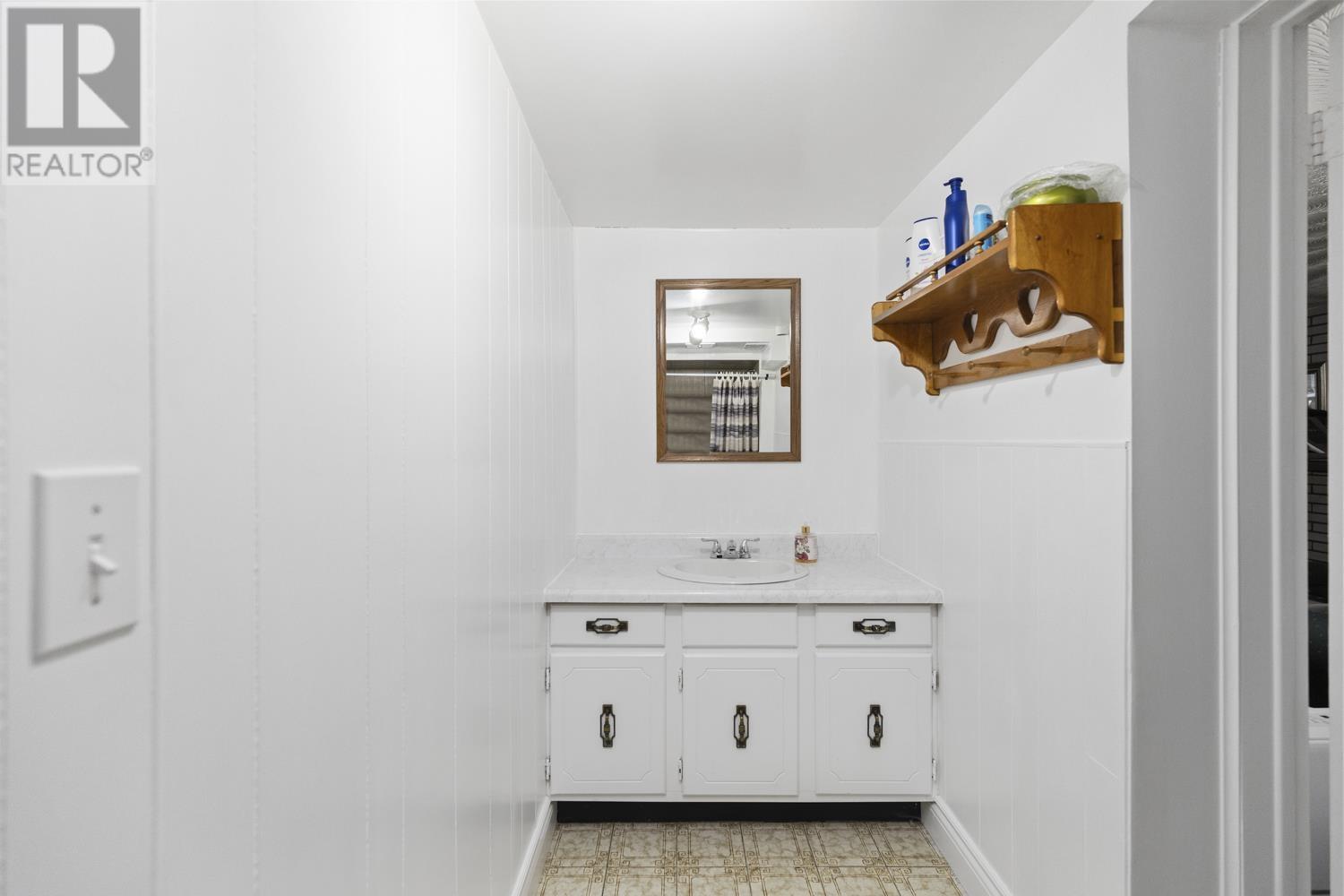Photo 14 of 83 Plaintree Dr, Sault Ste Marie ON