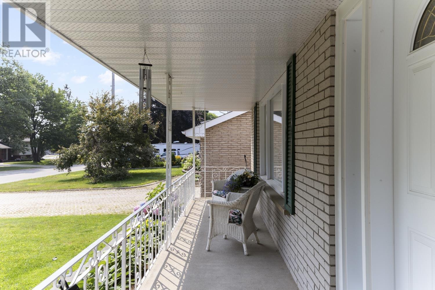 Photo 29 of 83 Plaintree Dr, Sault Ste Marie ON