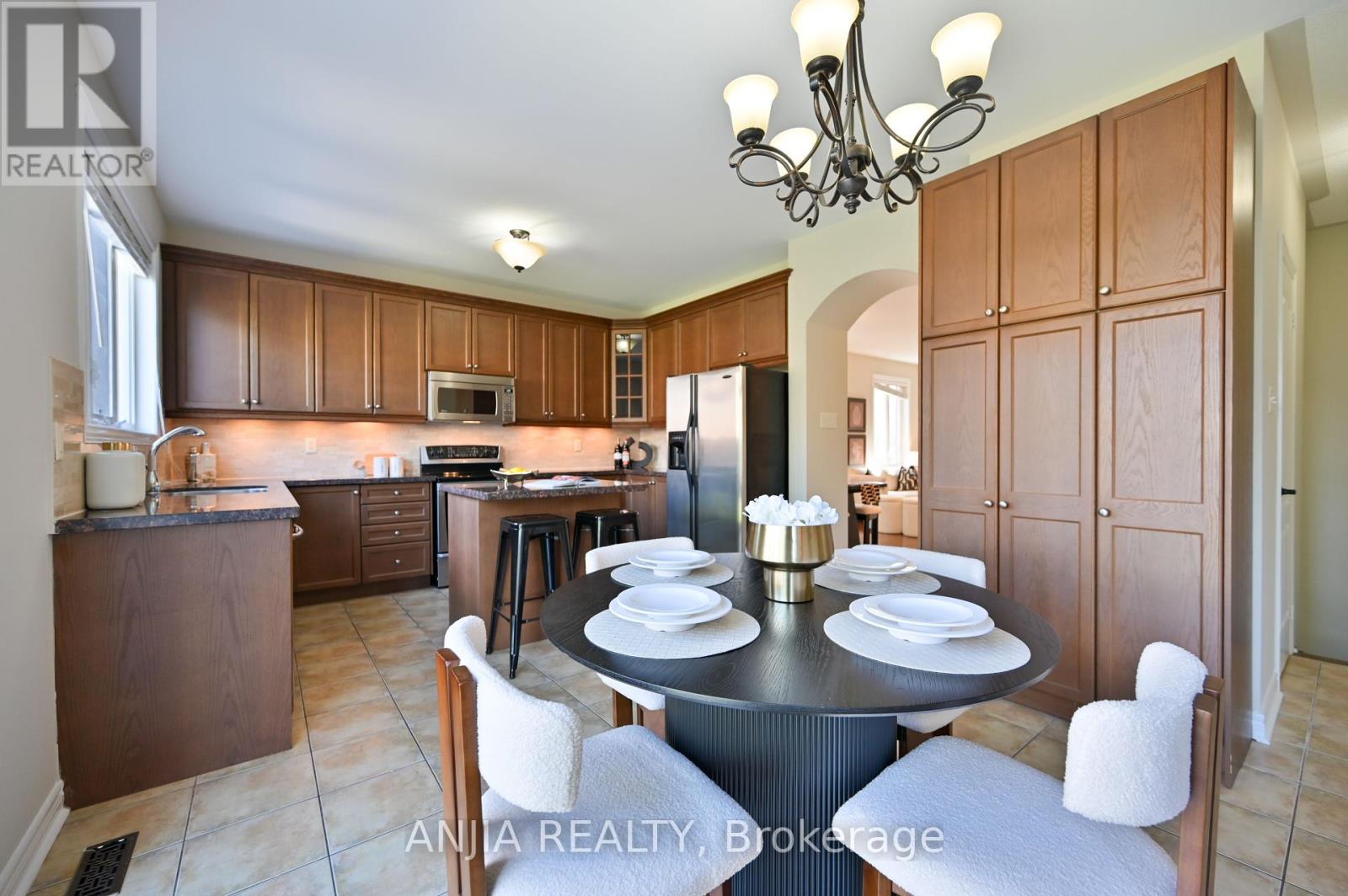 Photo 30 of 151 Manley Avenue, Whitchurchstouffville ON