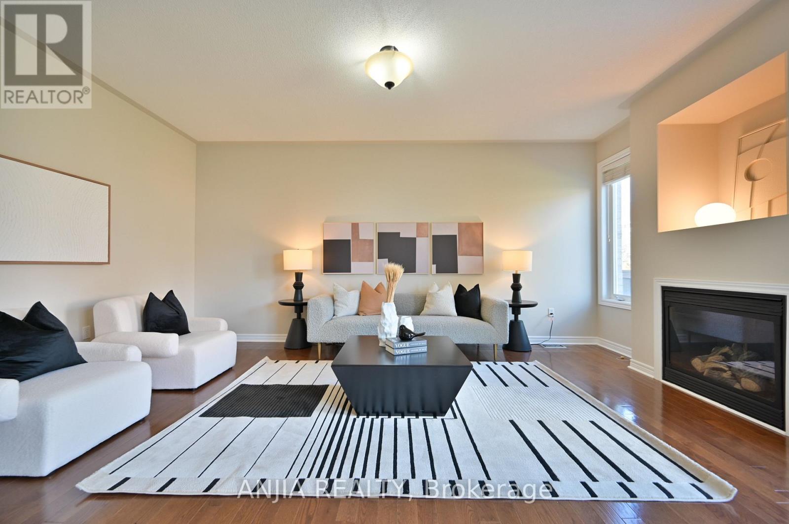 Photo 27 of 151 Manley Avenue, Whitchurchstouffville ON