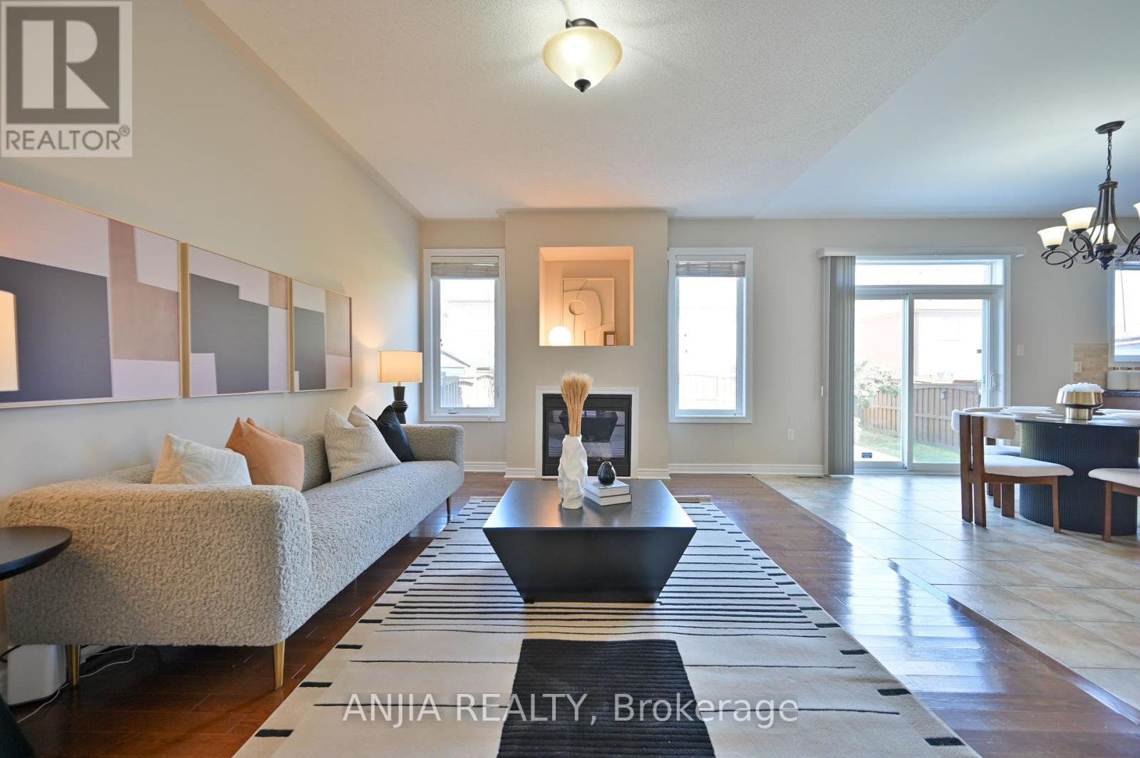 Photo 34 of 151 Manley Avenue, Whitchurchstouffville ON