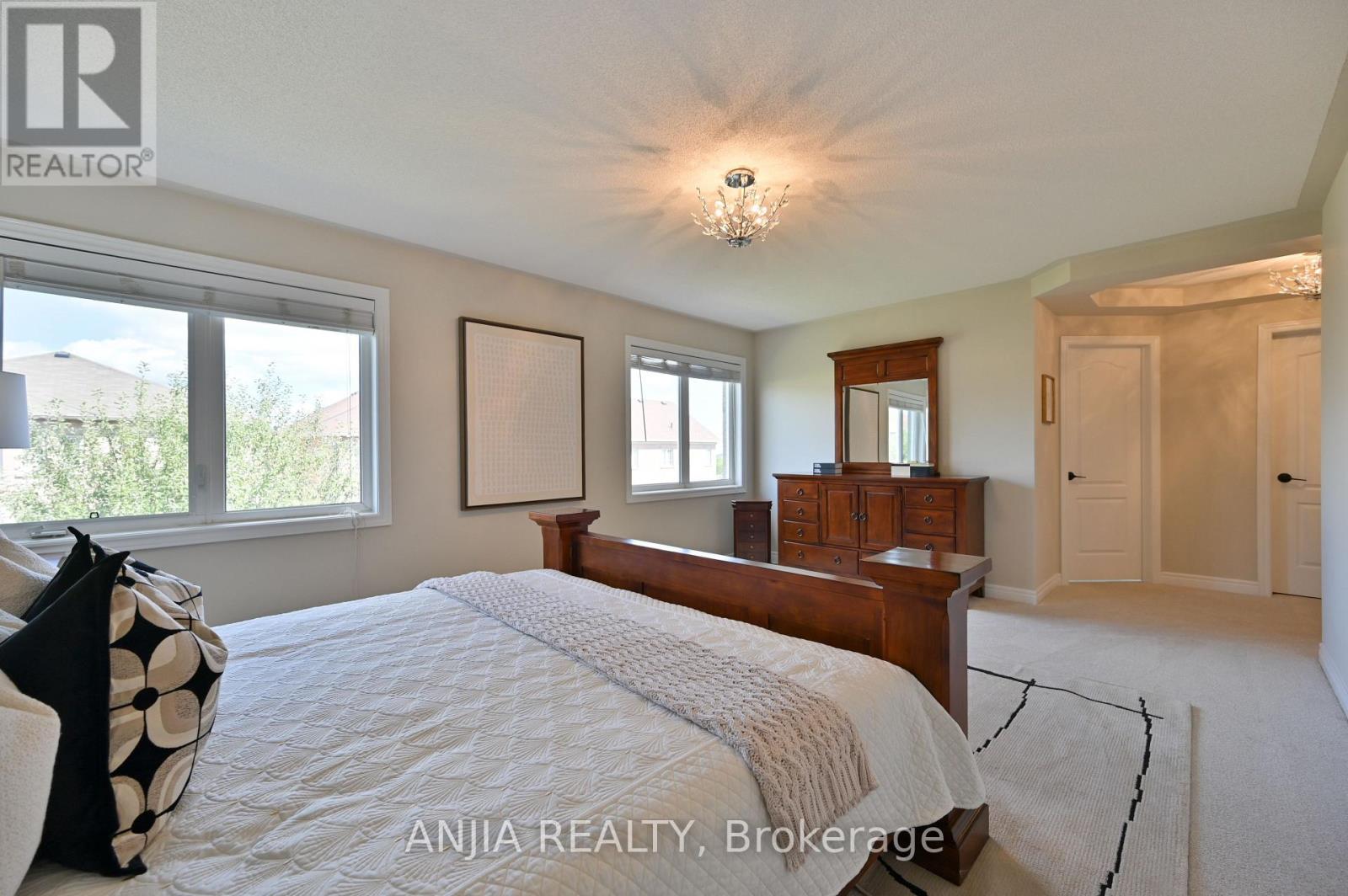 Photo 33 of 151 Manley Avenue, Whitchurchstouffville ON
