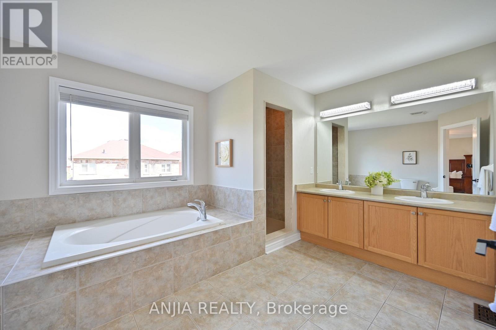 Photo 8 of 151 Manley Avenue, Whitchurchstouffville ON