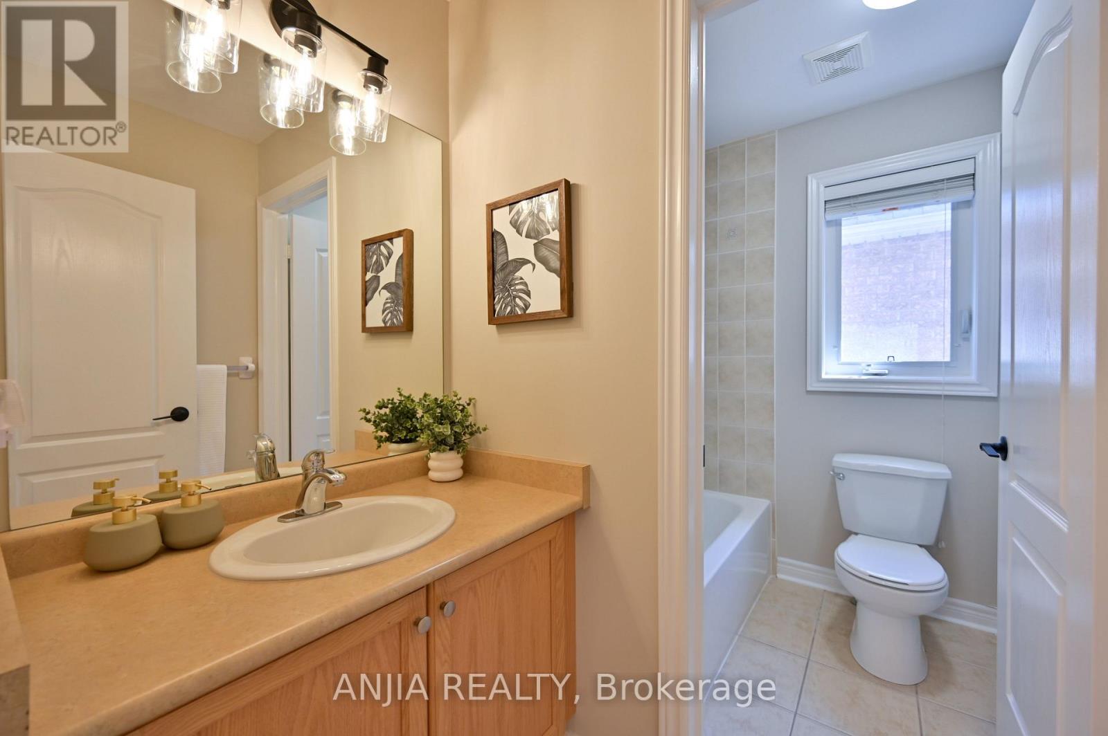 Photo 35 of 151 Manley Avenue, Whitchurchstouffville ON