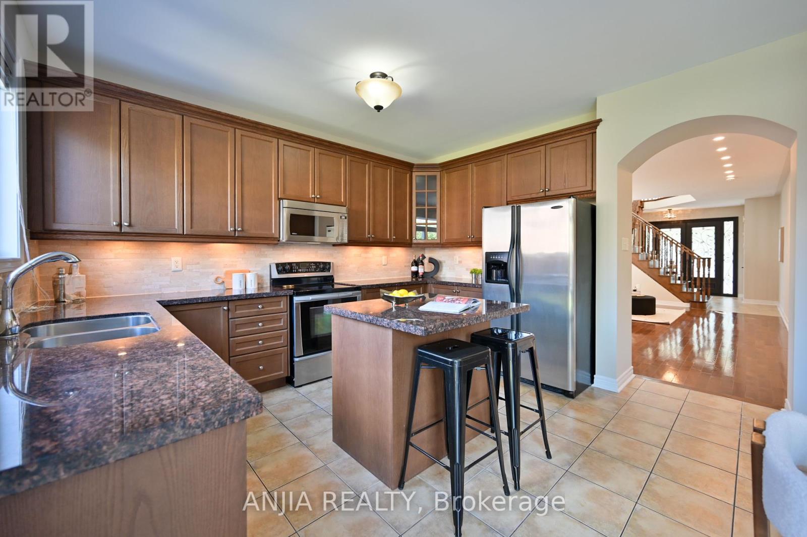 Photo 9 of 151 Manley Avenue, Whitchurchstouffville ON