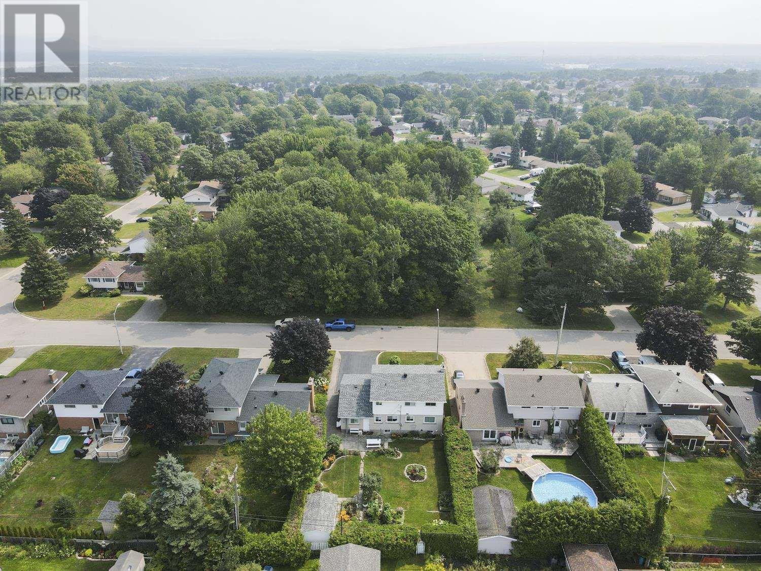 Photo 6 of 83 Plaintree Dr, Sault Ste Marie ON