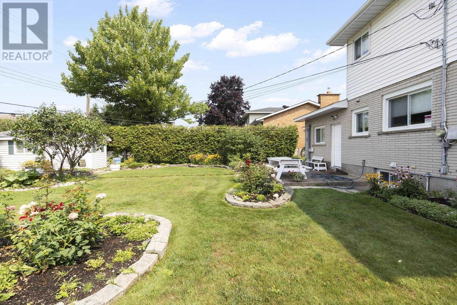 Photo 24 of 83 Plaintree Dr, Sault Ste Marie ON