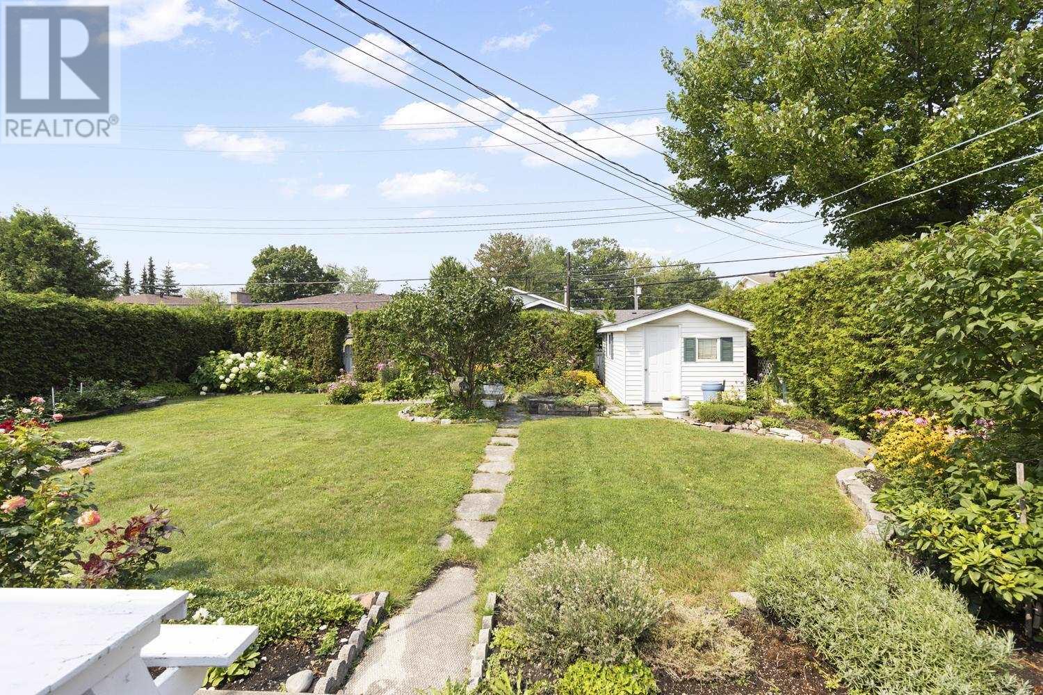 Photo 13 of 83 Plaintree Dr, Sault Ste Marie ON