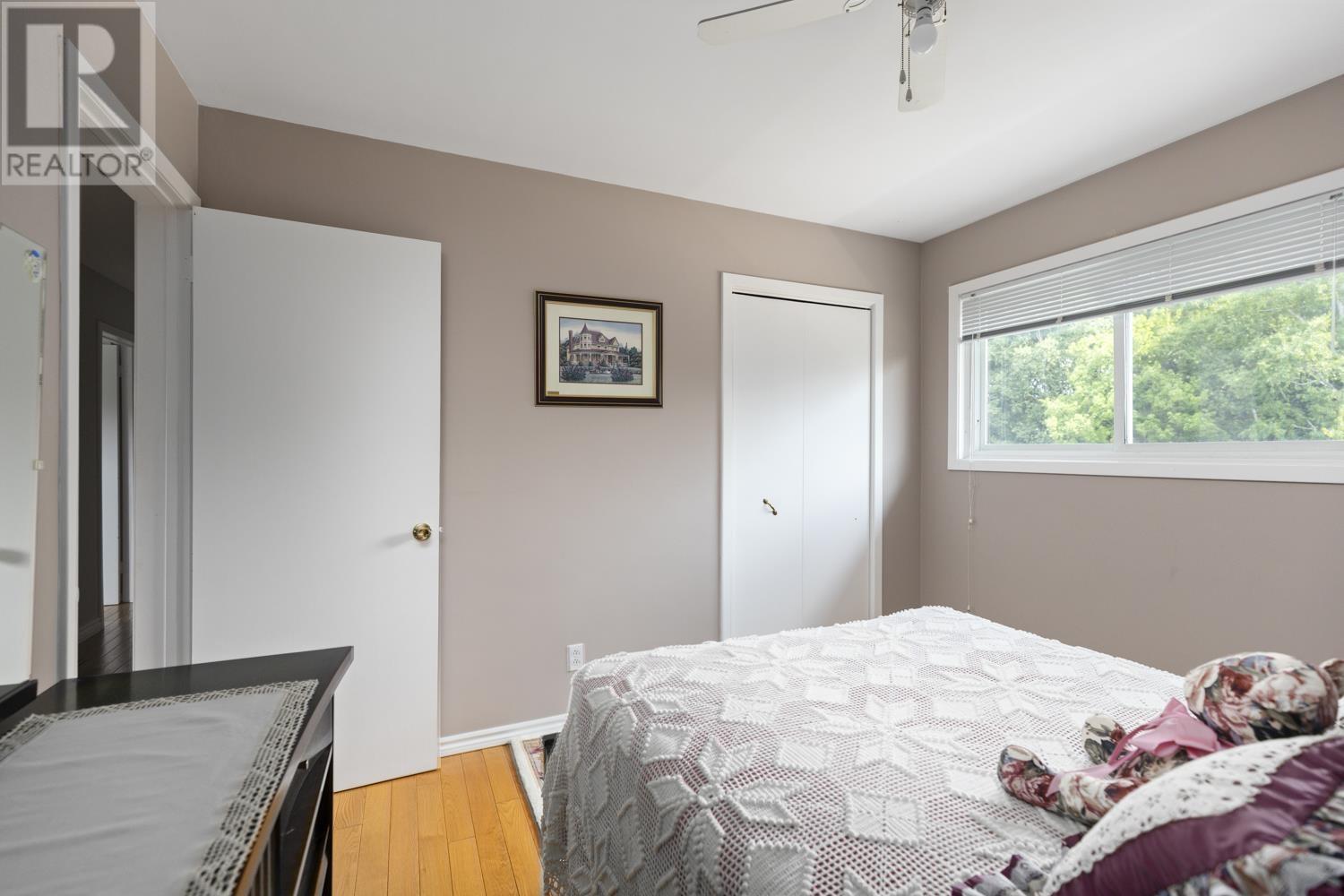Photo 11 of 83 Plaintree Dr, Sault Ste Marie ON
