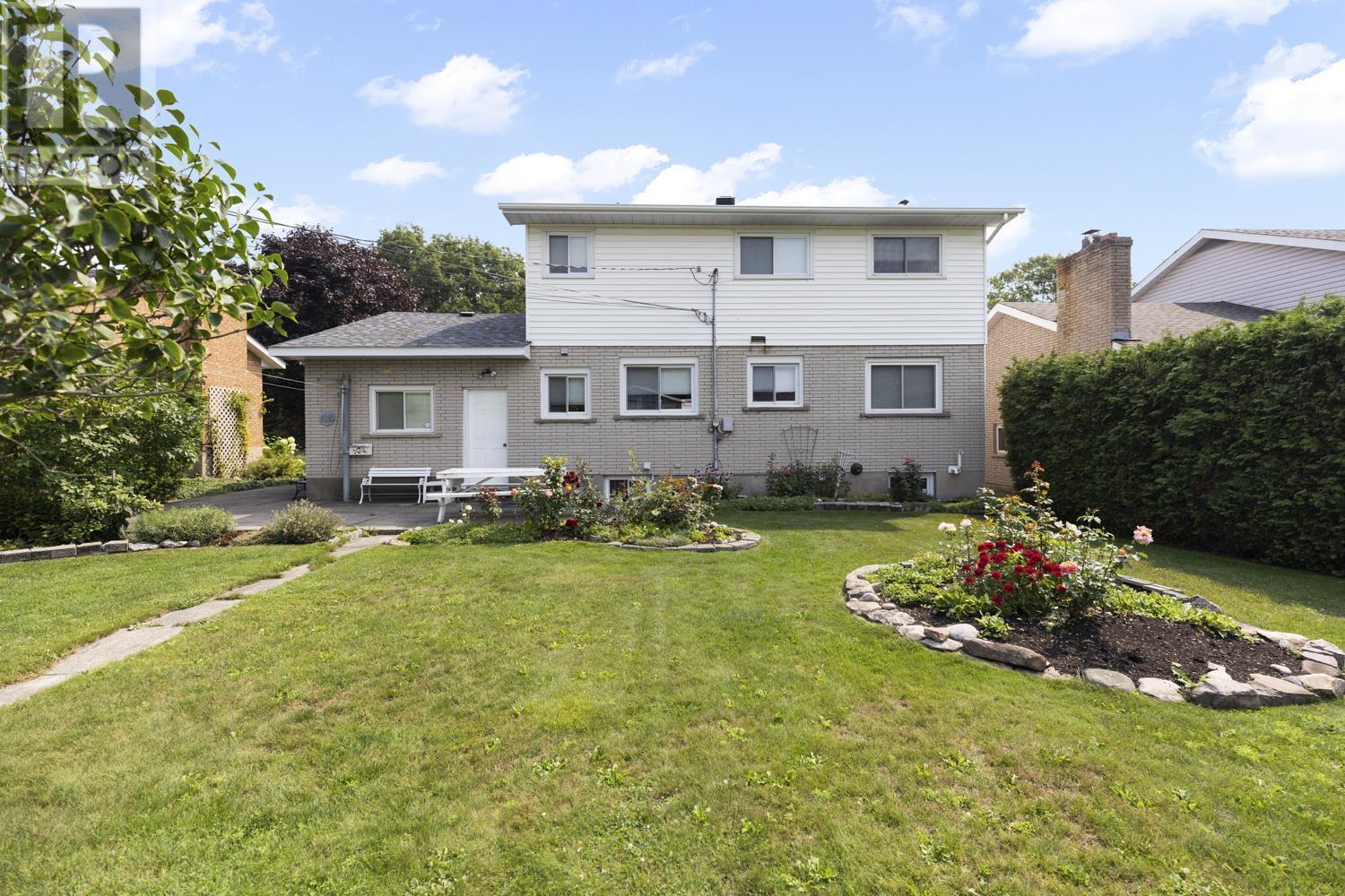 Photo 4 of 83 Plaintree Dr, Sault Ste Marie ON
