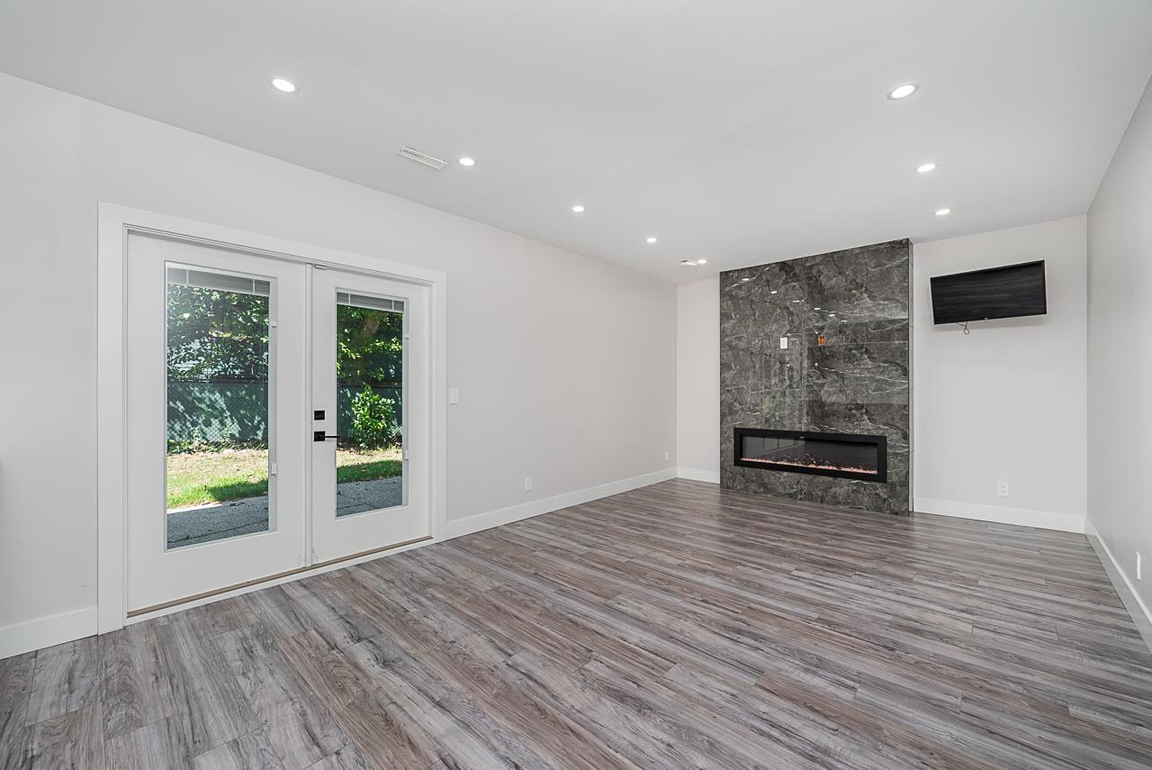 Photo 11 of 13129 62 B Avenue, Surrey BC