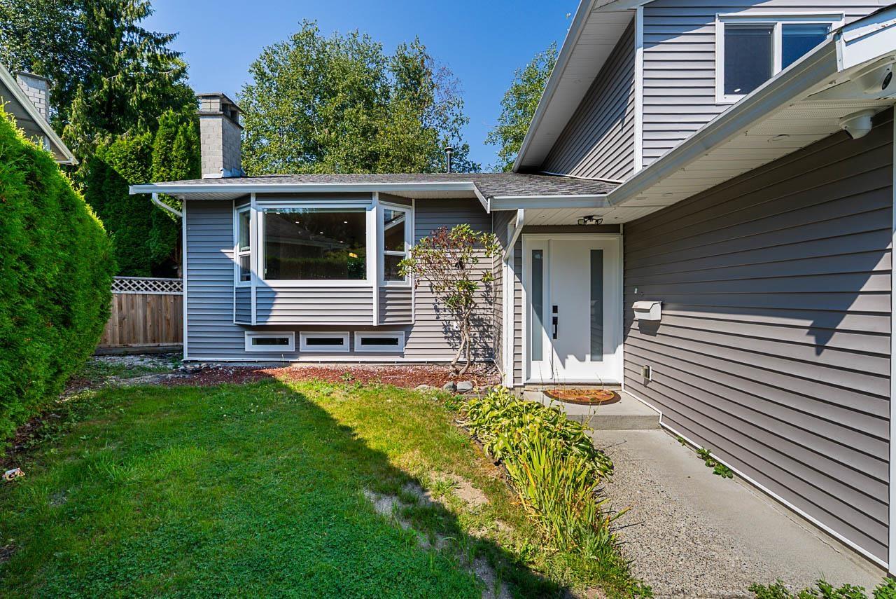Photo 3 of 13129 62 B Avenue, Surrey BC