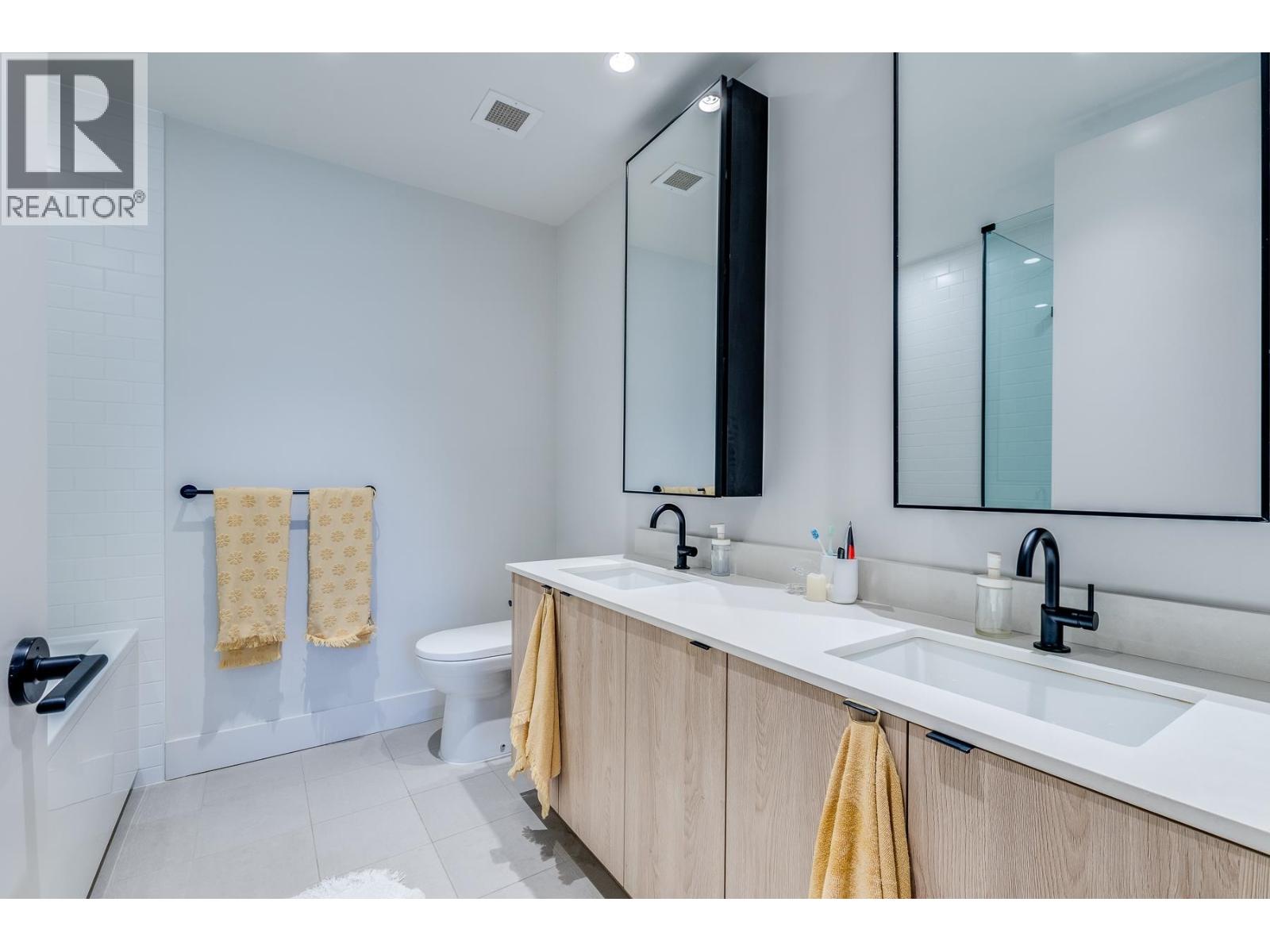 Photo 12 of 307 83 Moody Street, Port Moody BC