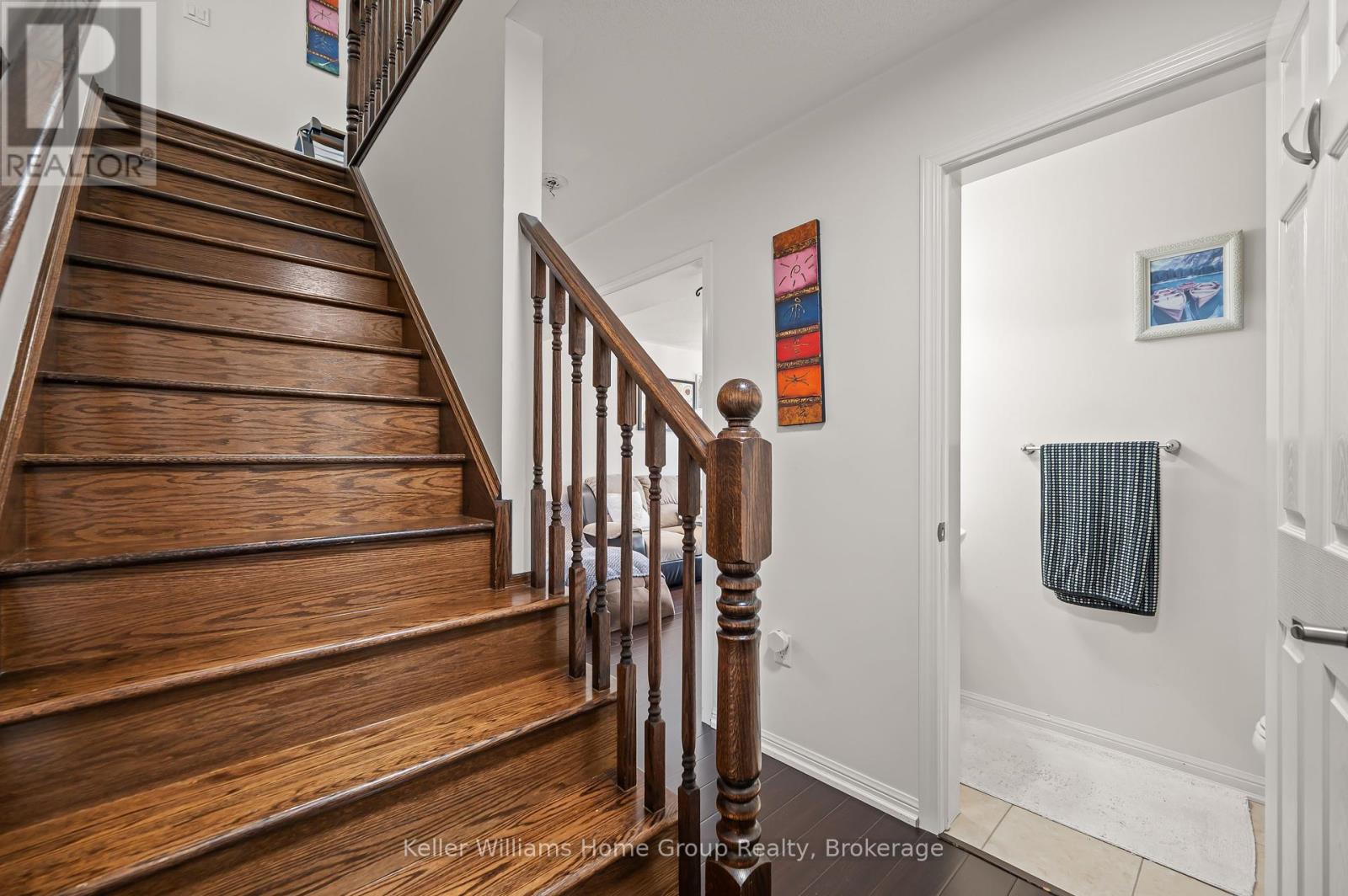 Photo 16 of 37 Vanhorne Close, Brampton ON