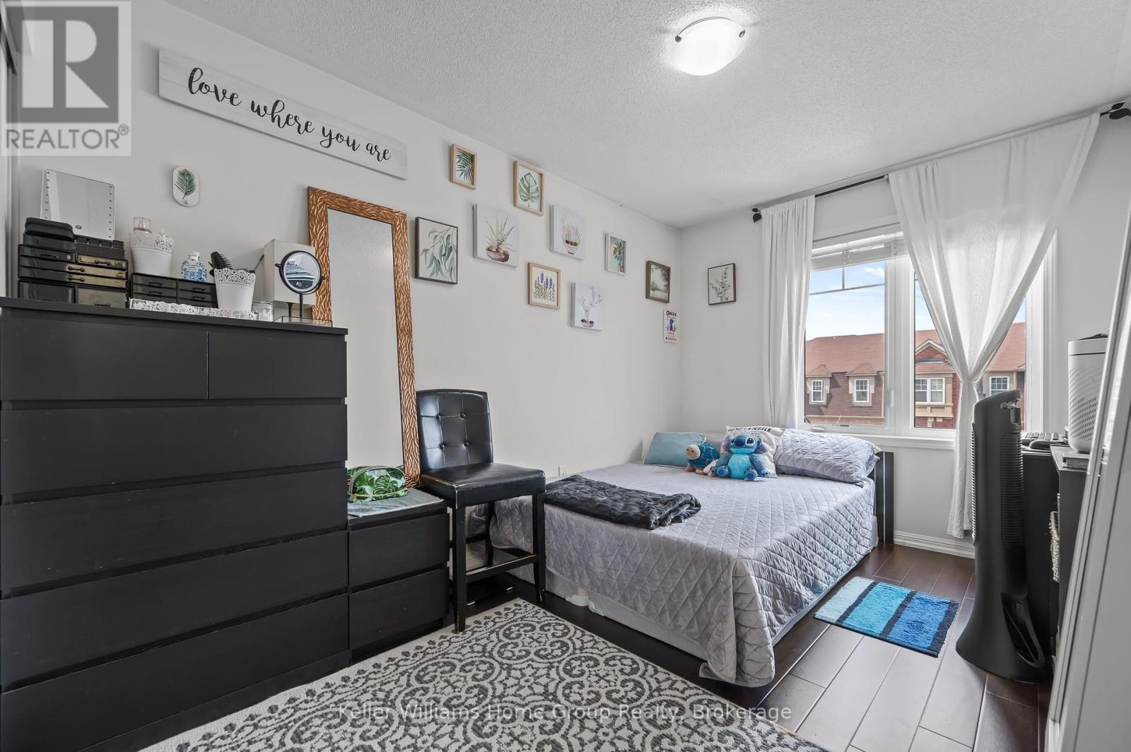 Photo 31 of 37 Vanhorne Close, Brampton ON