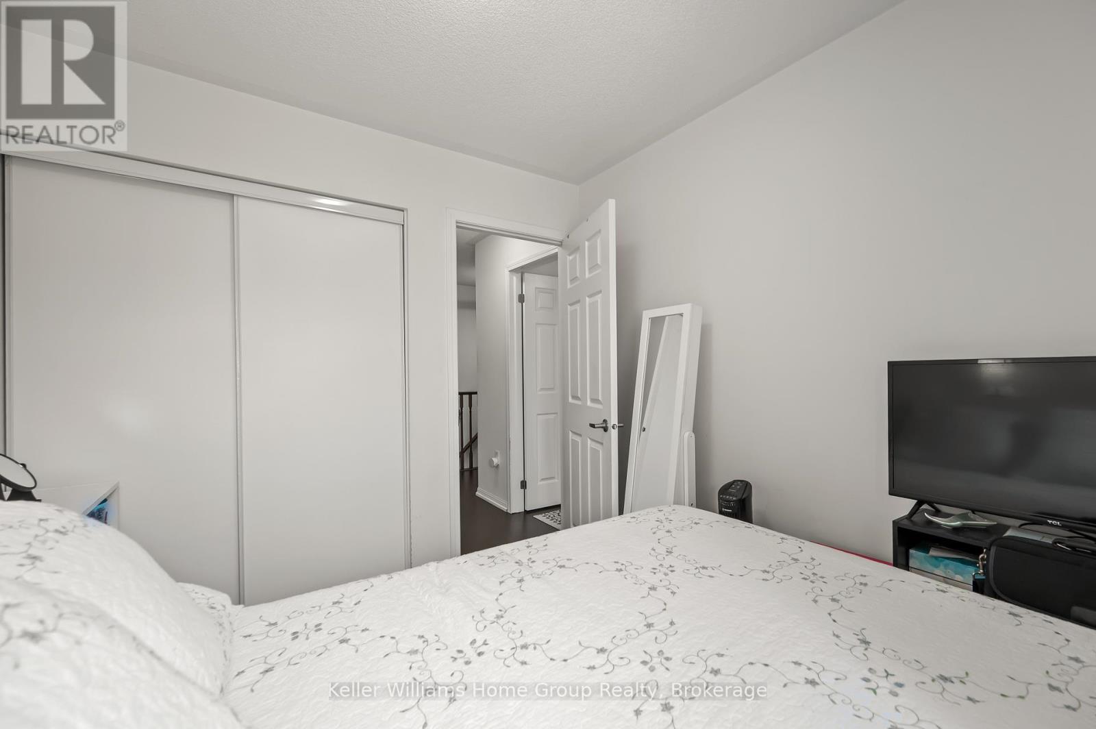 Photo 42 of 37 Vanhorne Close, Brampton ON