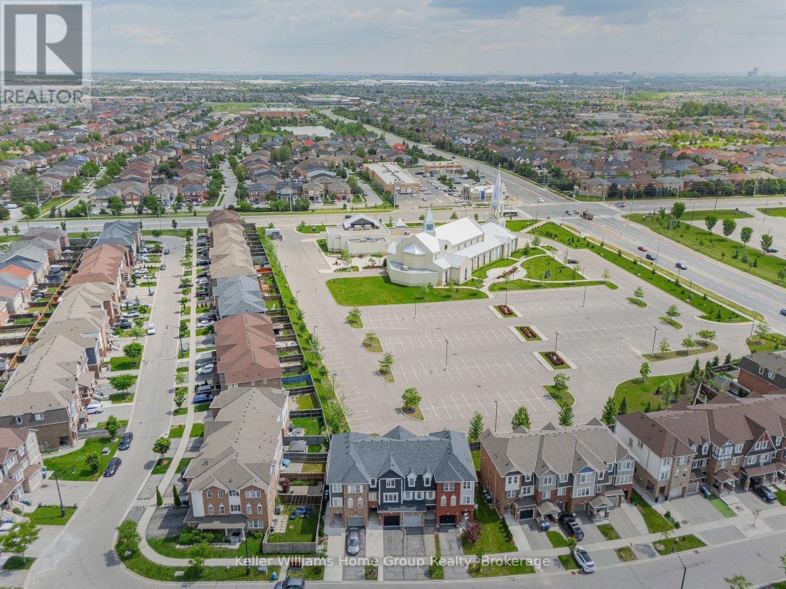 Photo 20 of 37 Vanhorne Close, Brampton ON