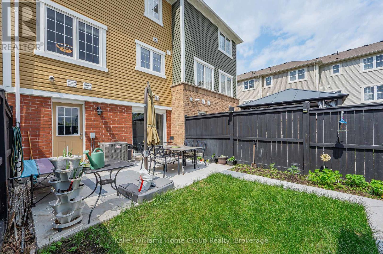 Photo 1 of 37 Vanhorne Close, Brampton ON