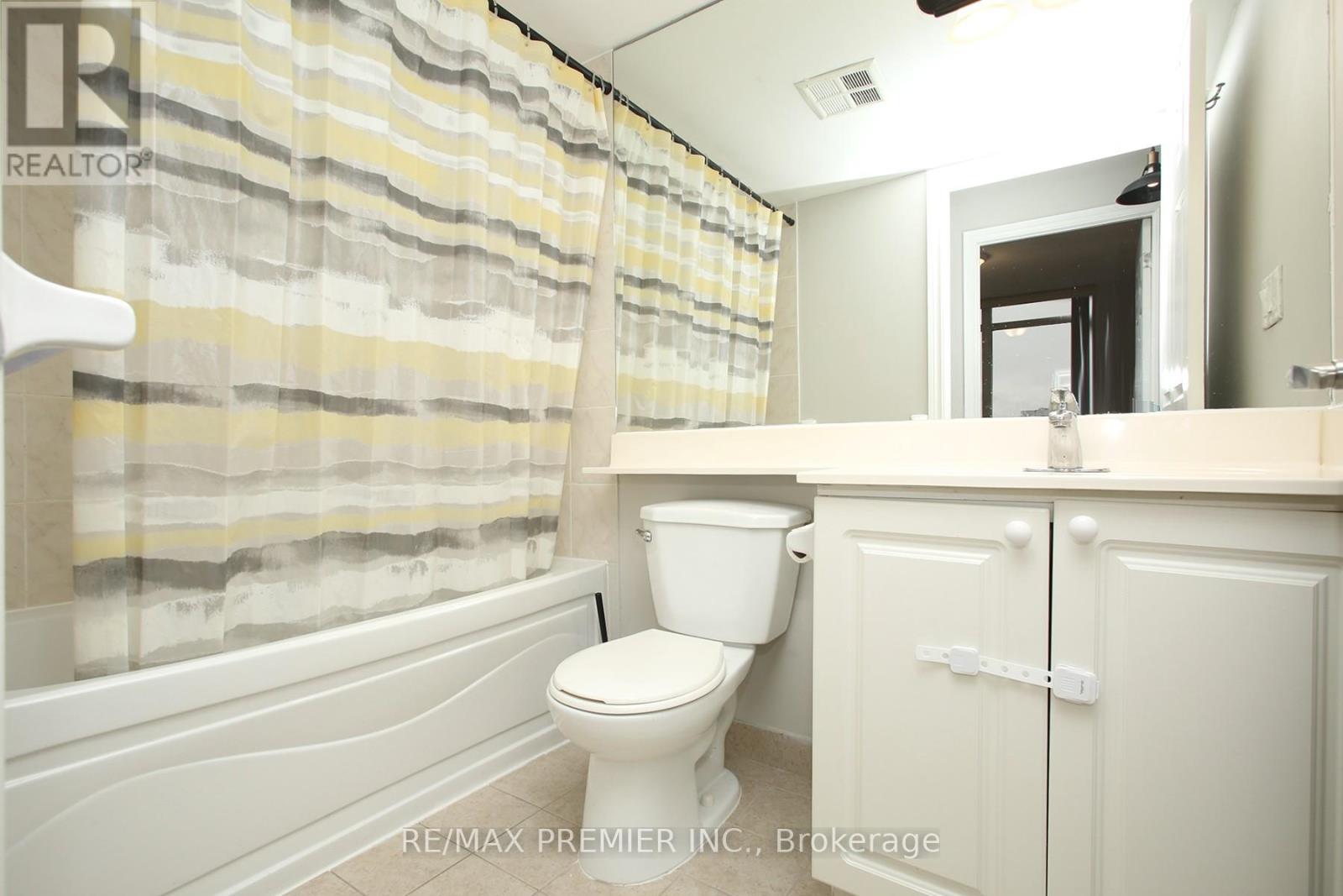 Photo 14 of 1422 3888 Duke Of York Boulevard, Mississauga ON