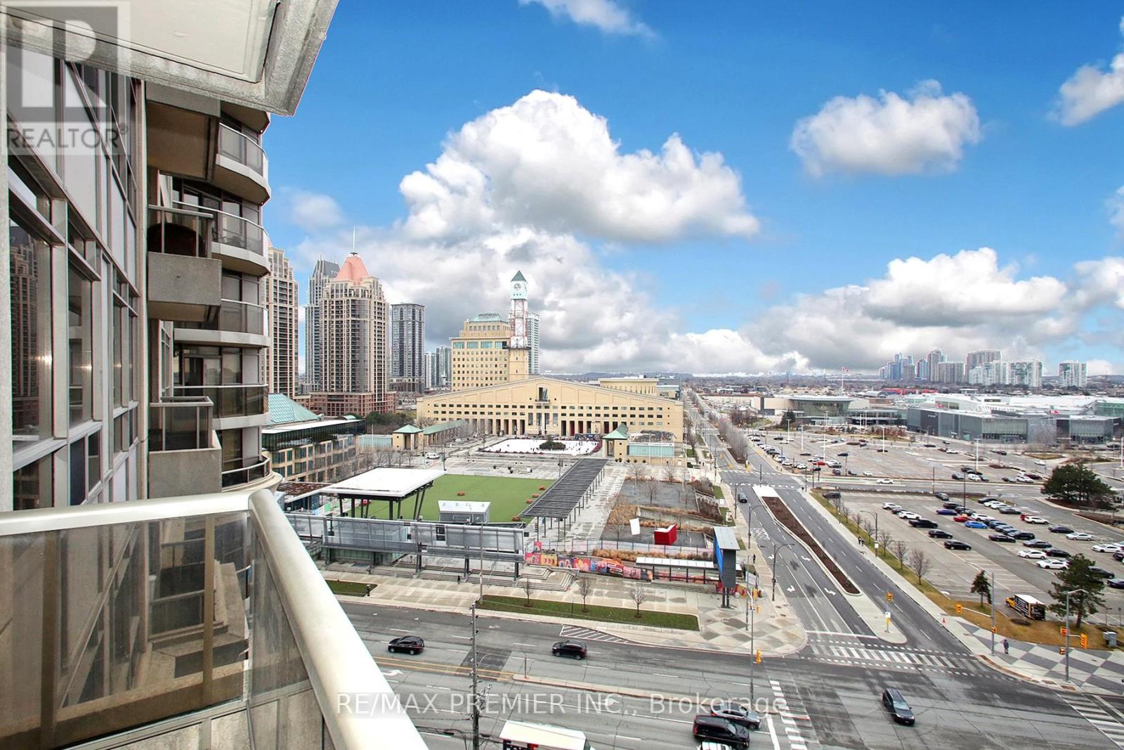 Photo 8 of 1422 3888 Duke Of York Boulevard, Mississauga ON