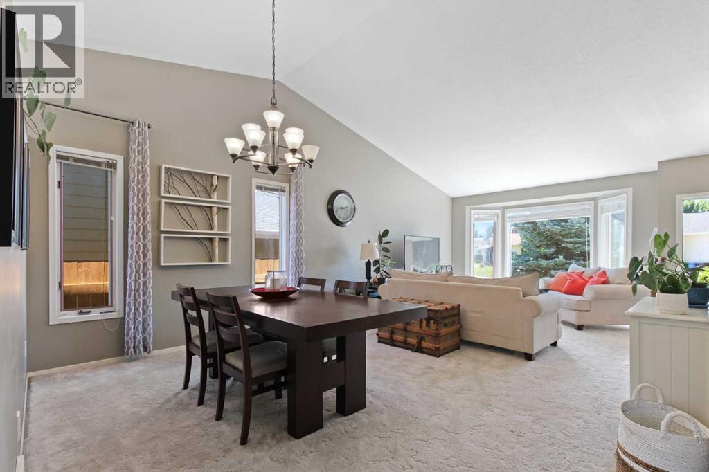 Photo 6 of 66 Edgewood Crescent W, Lethbridge AB