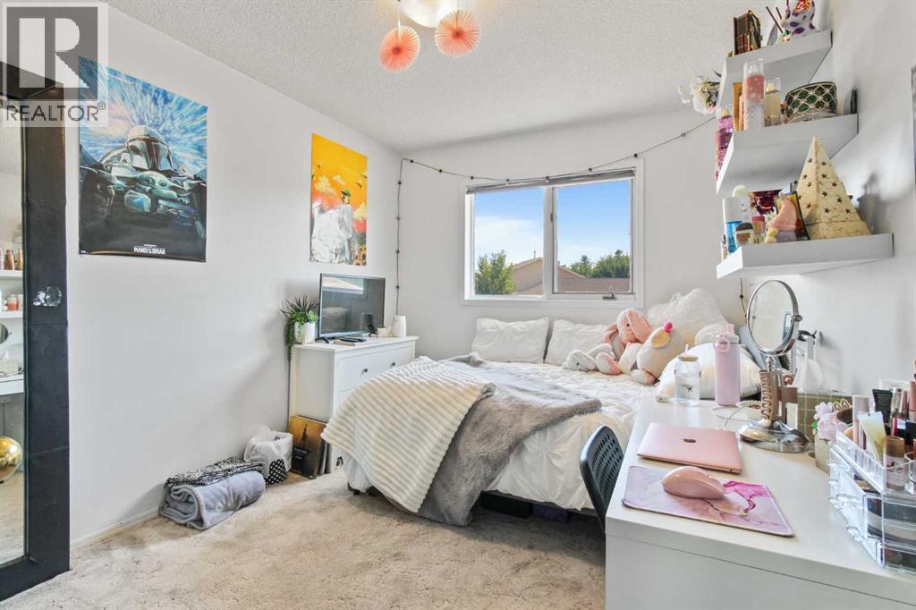 Photo 30 of 66 Edgewood Crescent W, Lethbridge AB