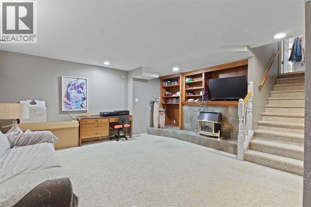 Photo 16 of 66 Edgewood Crescent W, Lethbridge AB