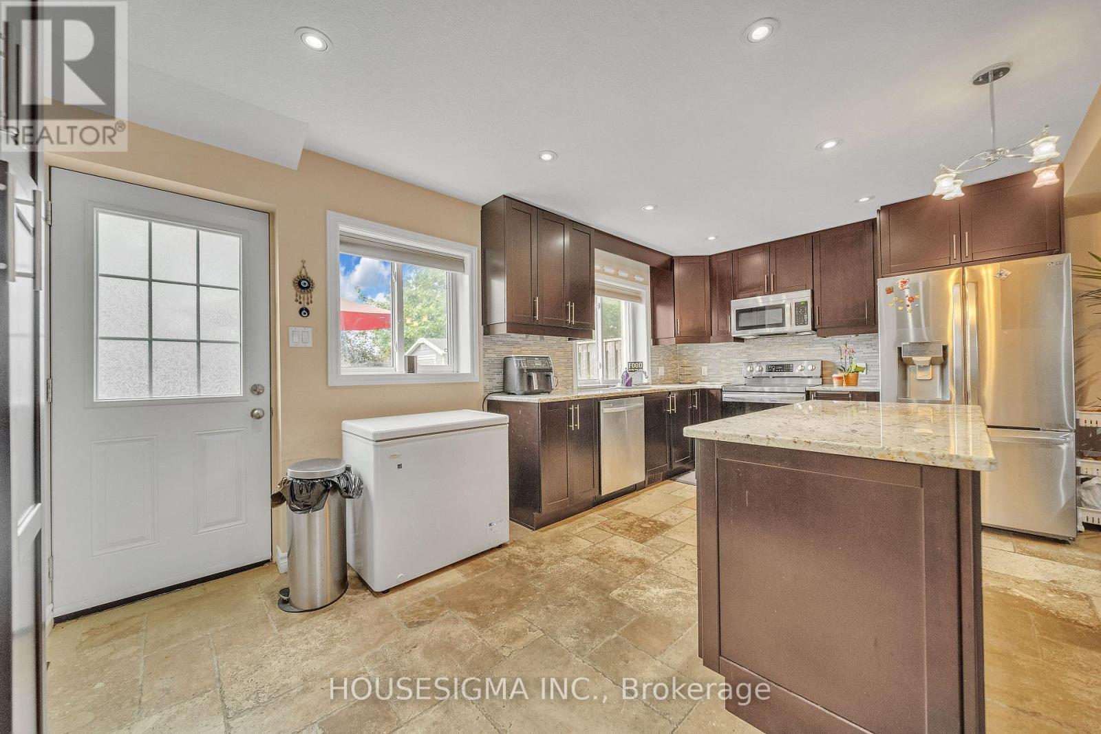 Photo 14 of 16 50 Westmount Road W, Kitchener ON