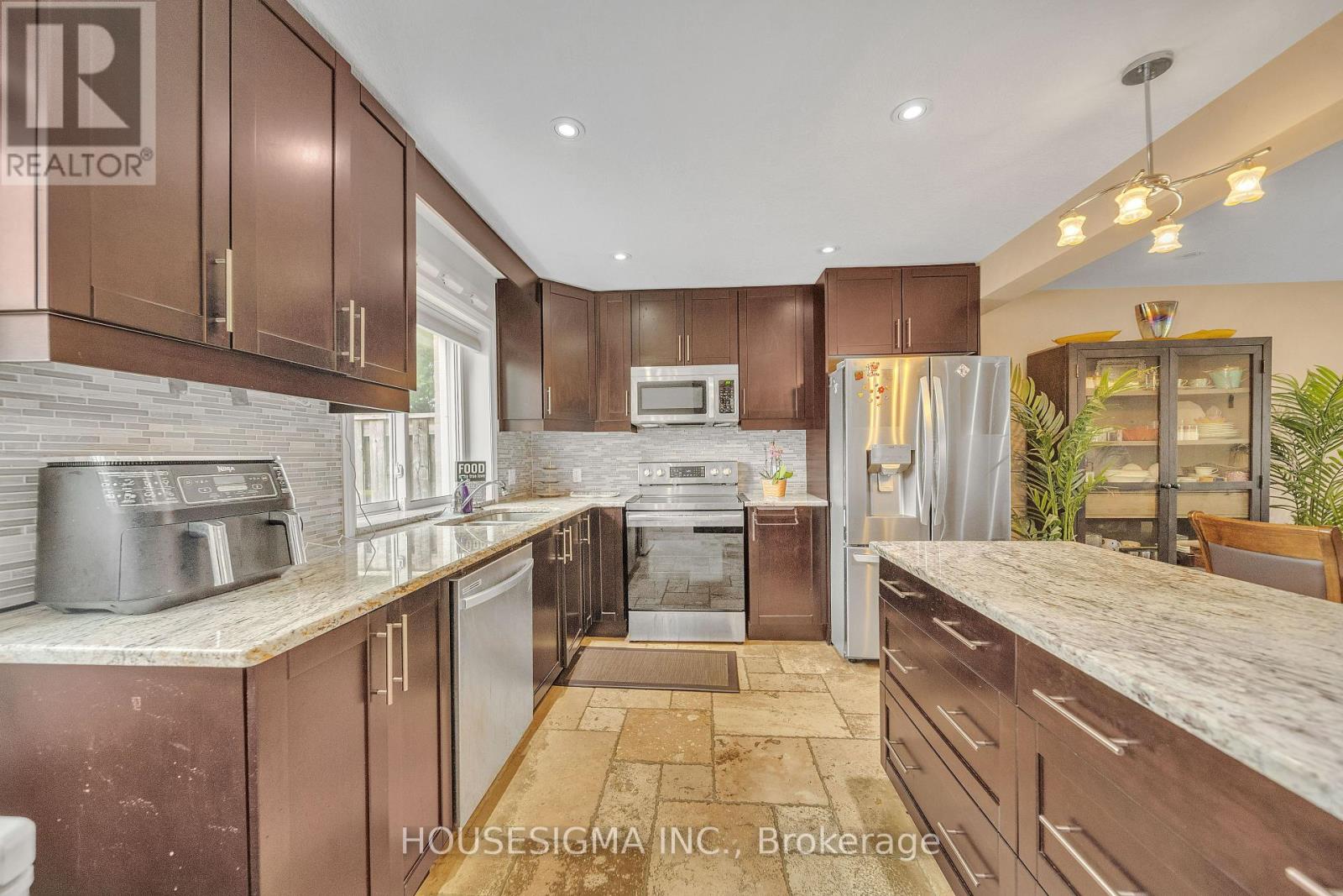 Photo 15 of 16 50 Westmount Road W, Kitchener ON