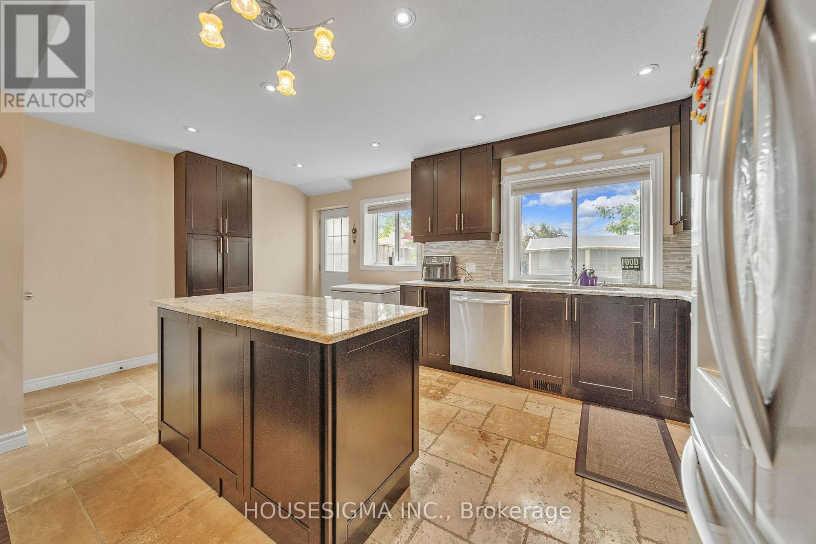 Photo 17 of 16 50 Westmount Road W, Kitchener ON