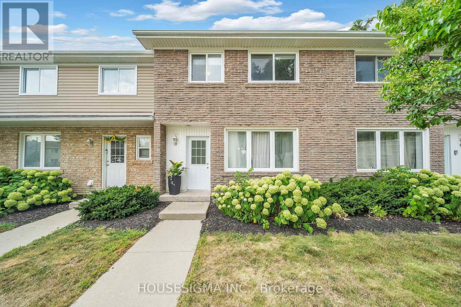 Photo 5 of 16 50 Westmount Road W, Kitchener ON