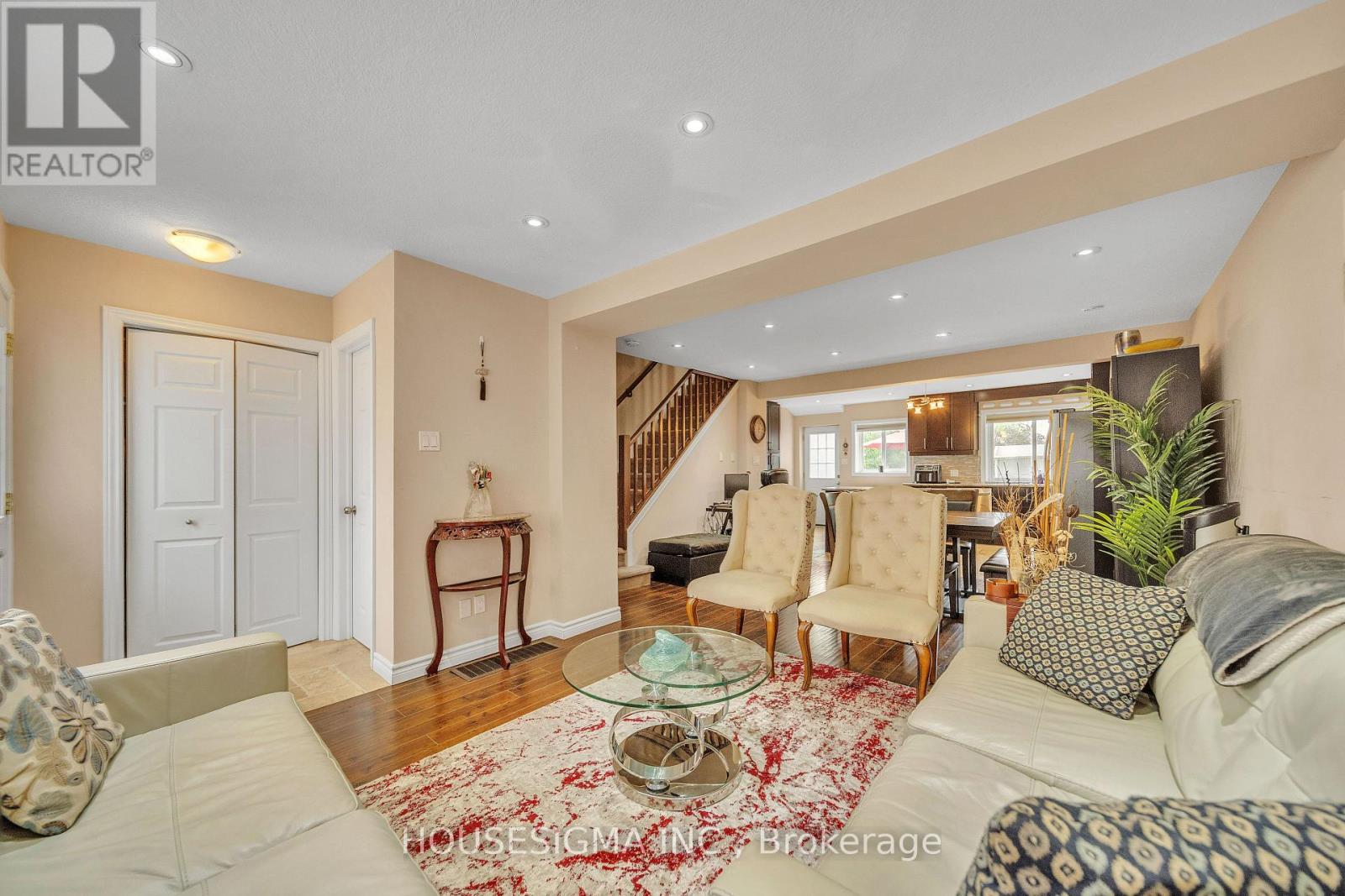 Photo 8 of 16 50 Westmount Road W, Kitchener ON