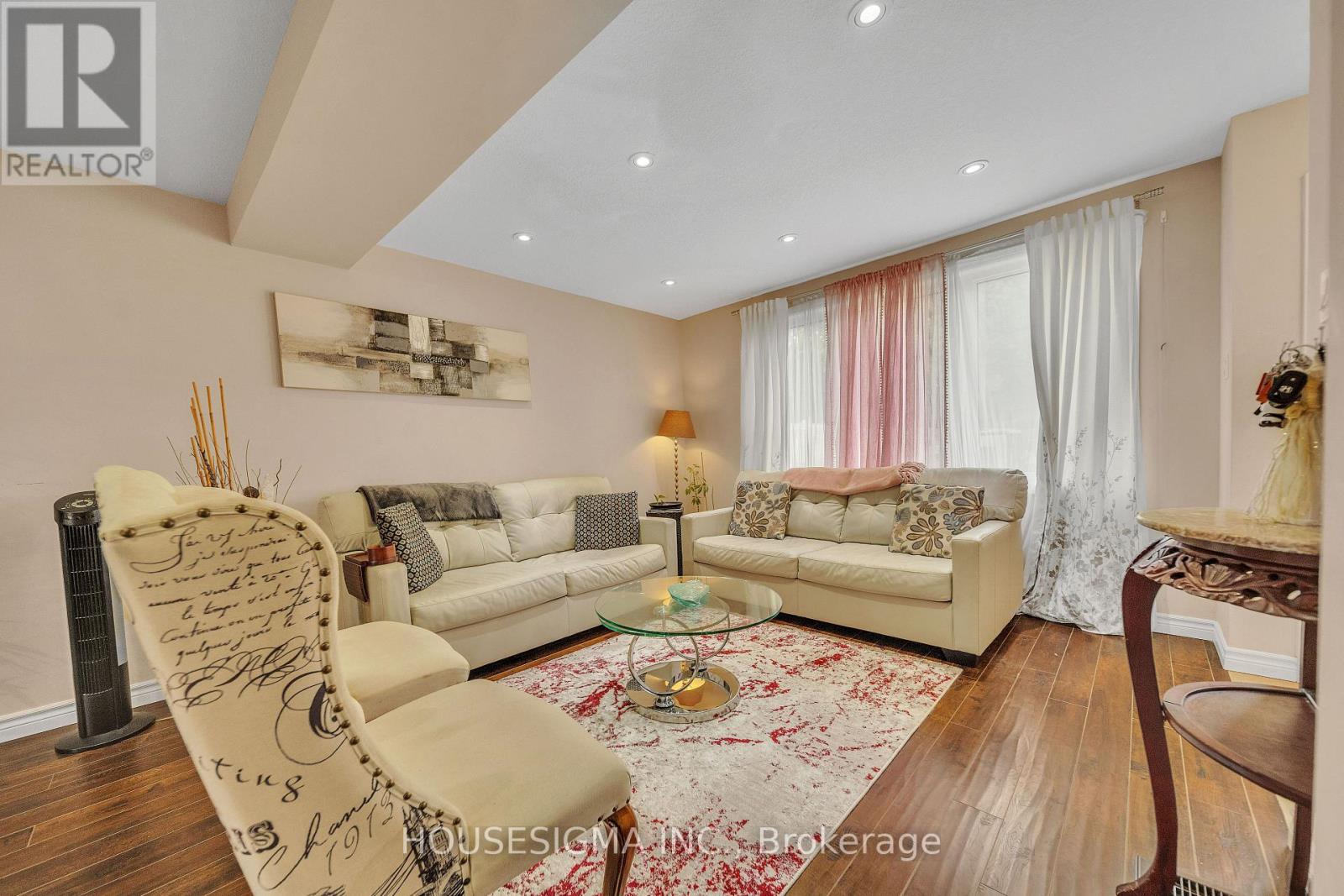 Photo 9 of 16 50 Westmount Road W, Kitchener ON