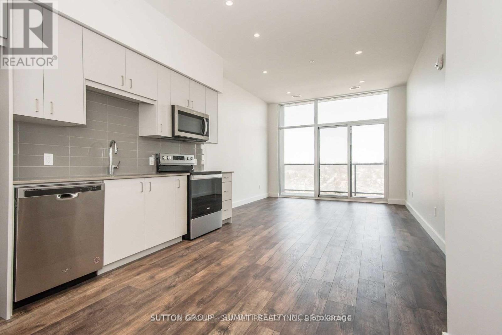 Photo 1 of 15 Glebe Street, Cambridge ON