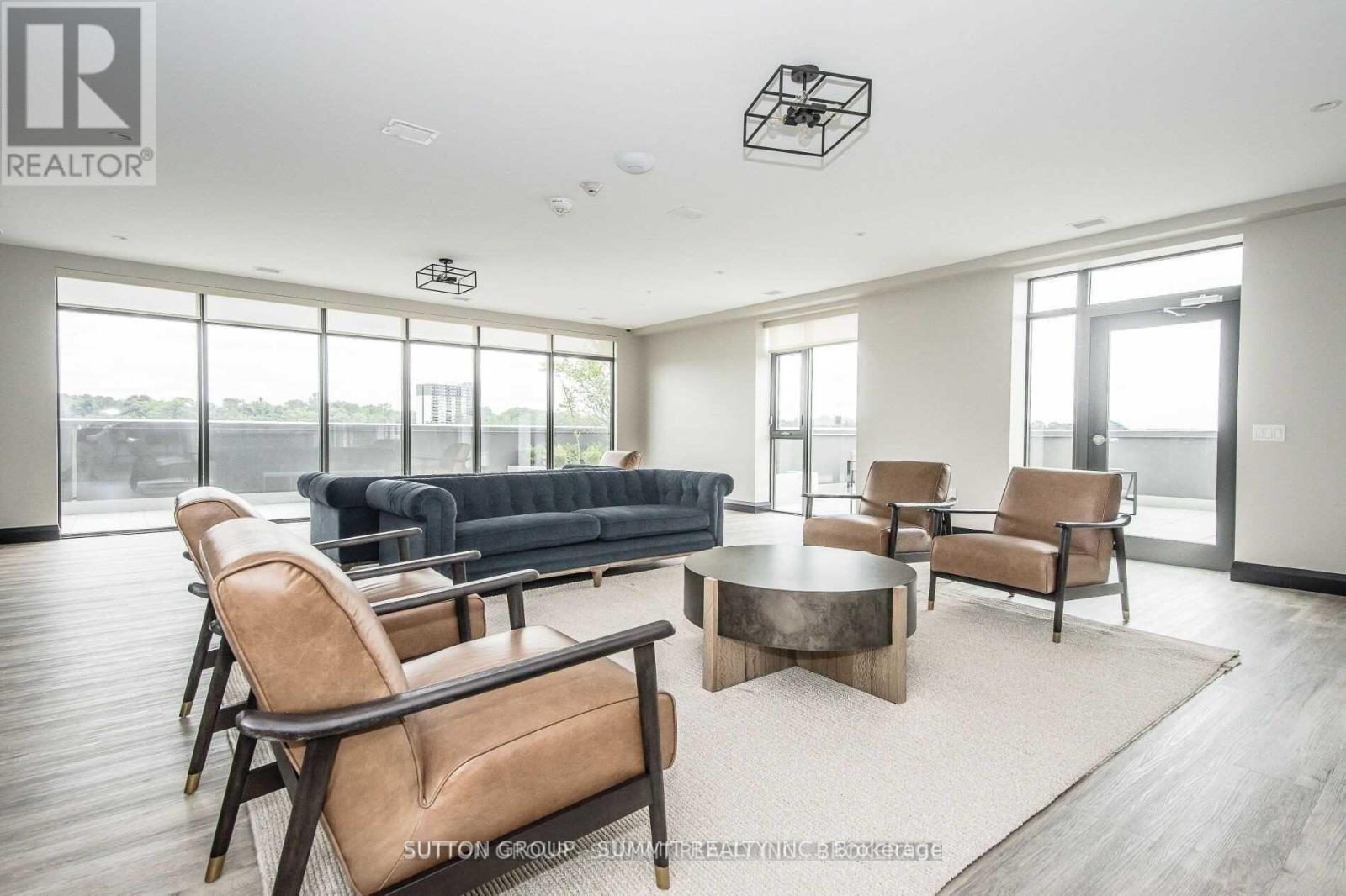 Photo 23 of 15 Glebe Street, Cambridge ON