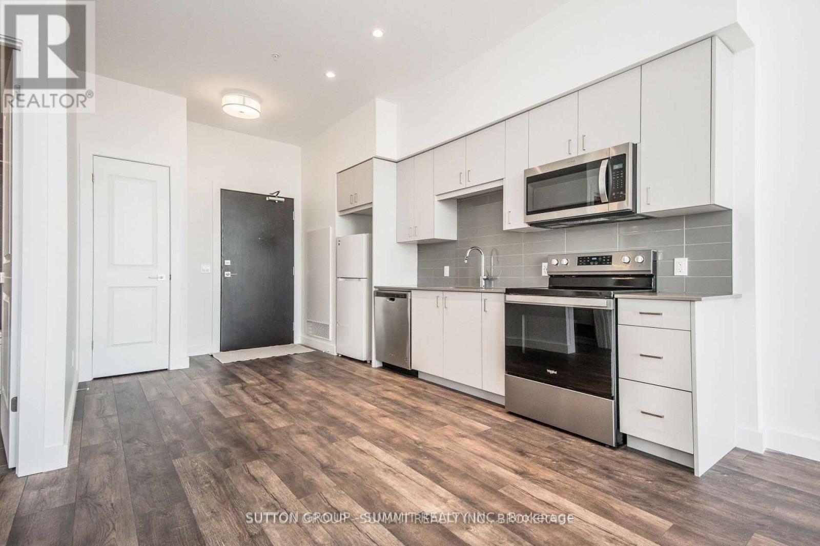 Photo 9 of 15 Glebe Street, Cambridge ON