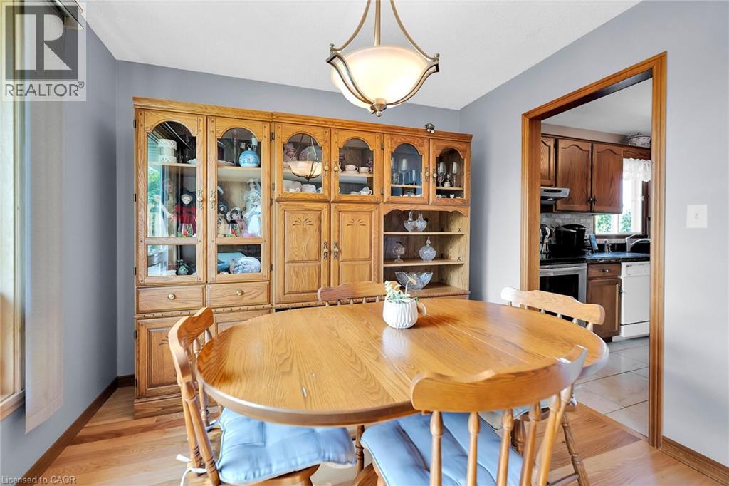 Photo 34 of 113 Wade Road N, Smithville ON