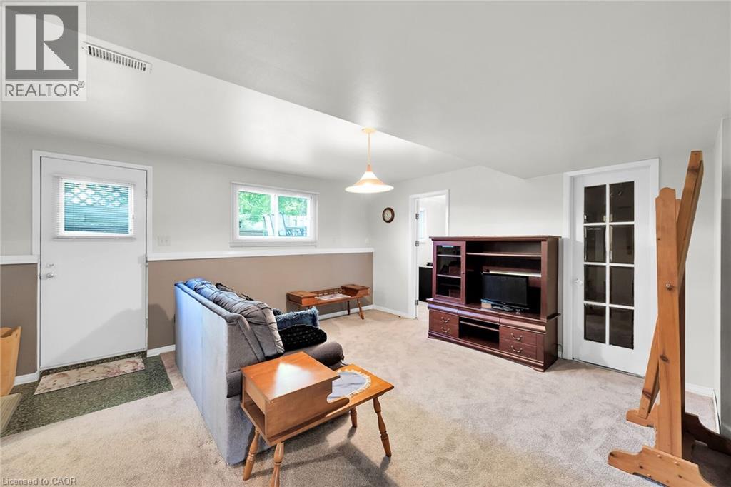 Photo 23 of 113 Wade Road N, Smithville ON