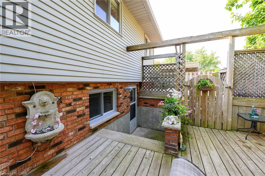 Photo 16 of 113 Wade Road N, Smithville ON