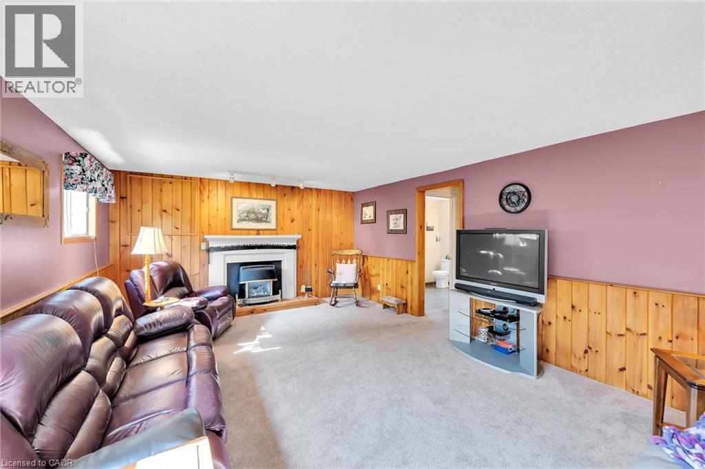 Photo 21 of 113 Wade Road N, Smithville ON