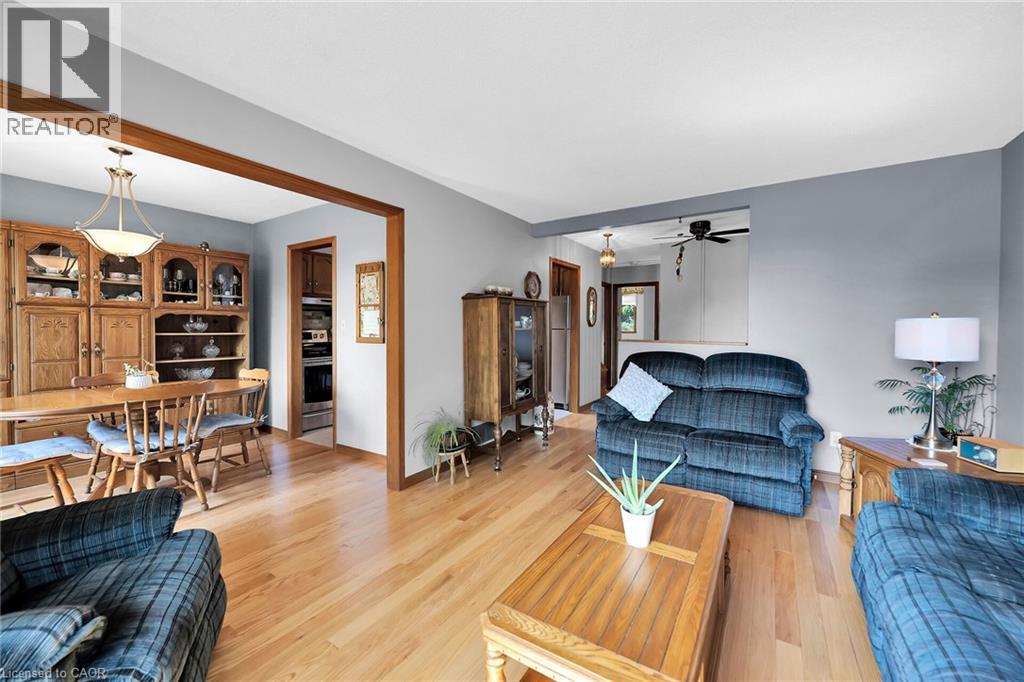 Photo 43 of 113 Wade Road N, Smithville ON