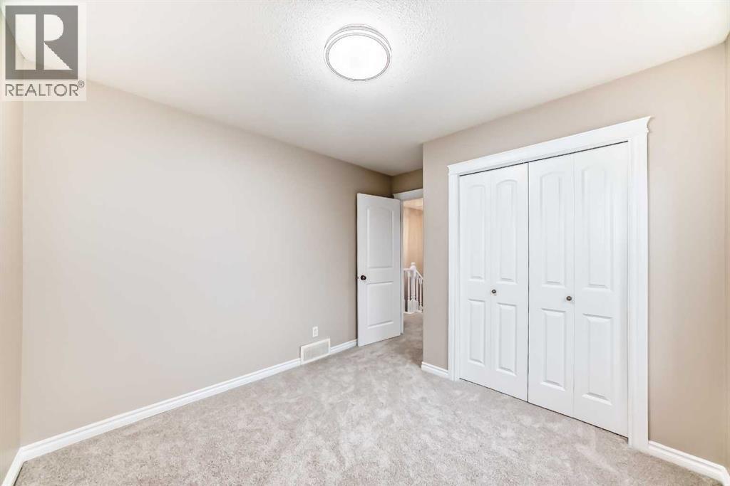 Photo 7 of 105 100 Coopers Common Sw, Airdrie AB