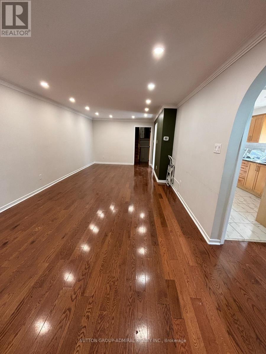 Photo 2 of 116 Fisherville Road, Toronto ON