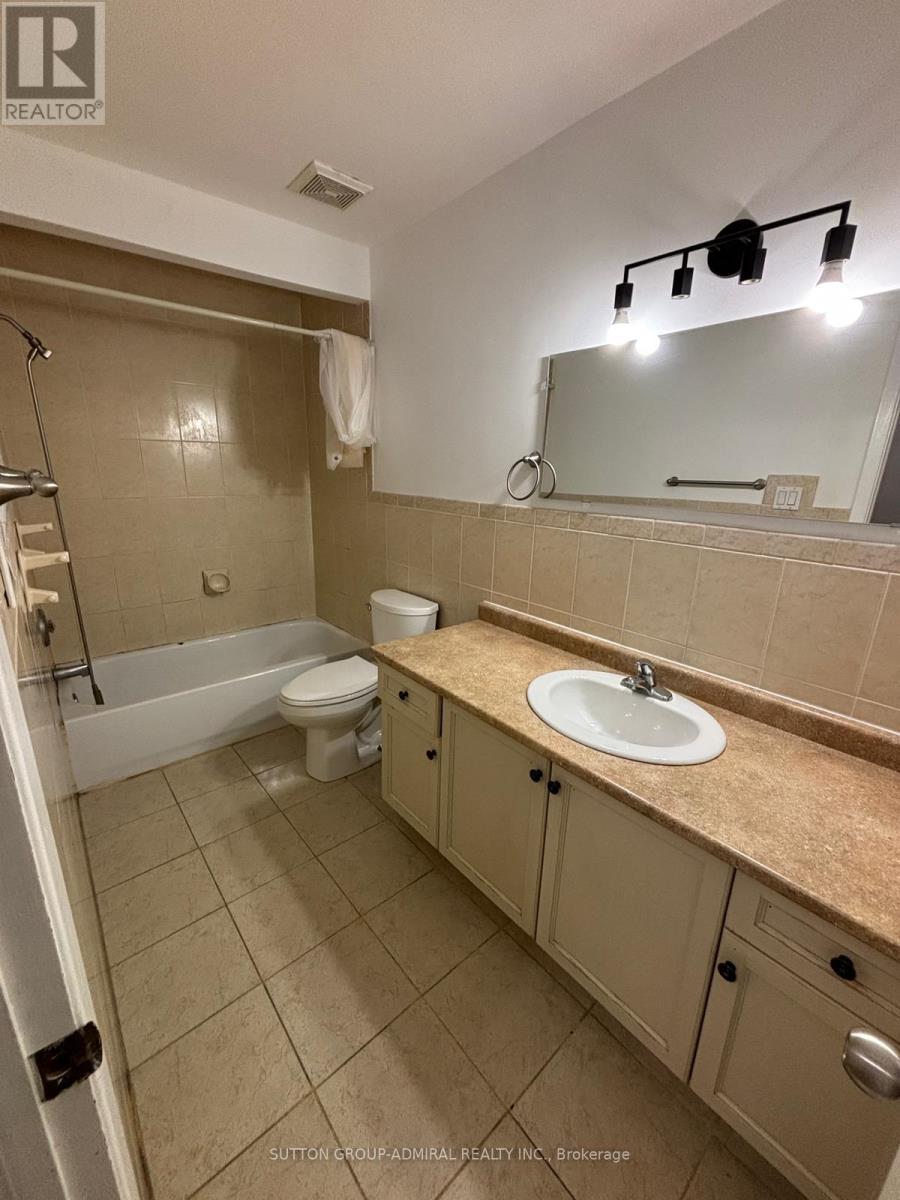 Photo 13 of 116 Fisherville Road, Toronto ON