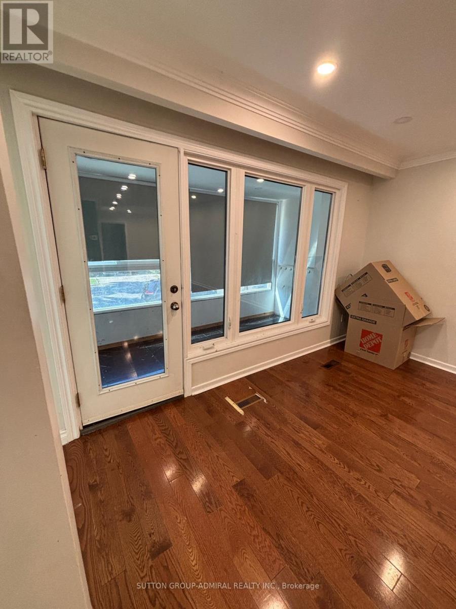 Photo 5 of 116 Fisherville Road, Toronto ON