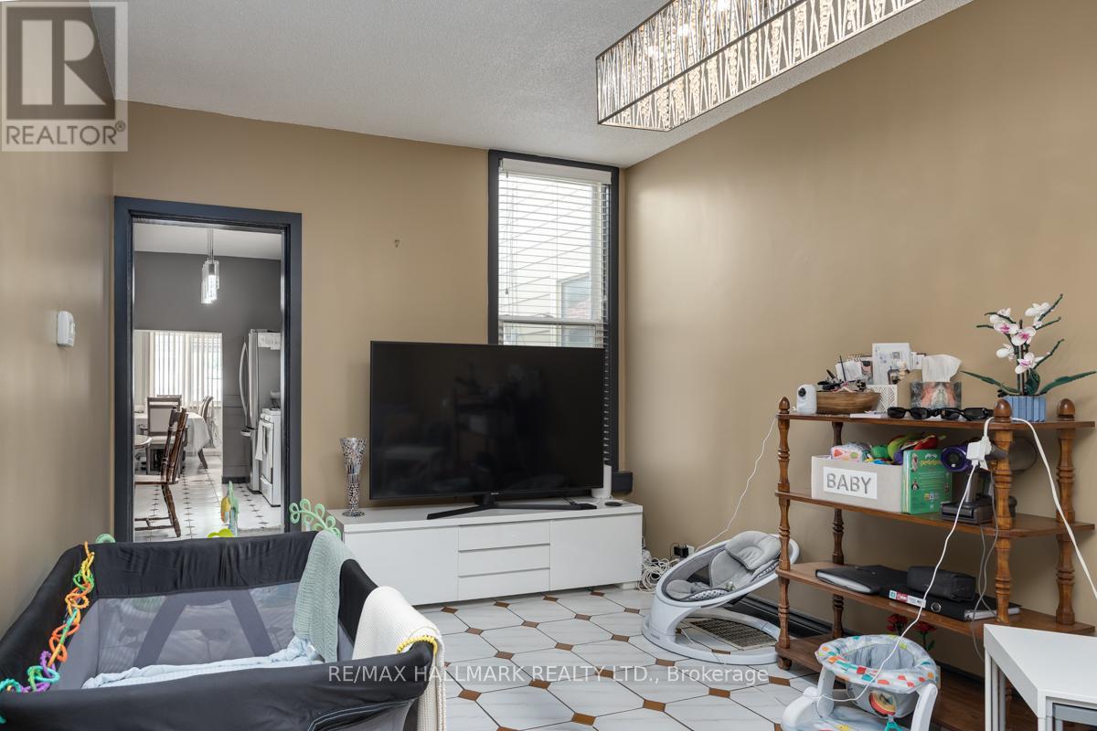 Photo 13 of 227 Shaw Street, Toronto ON
