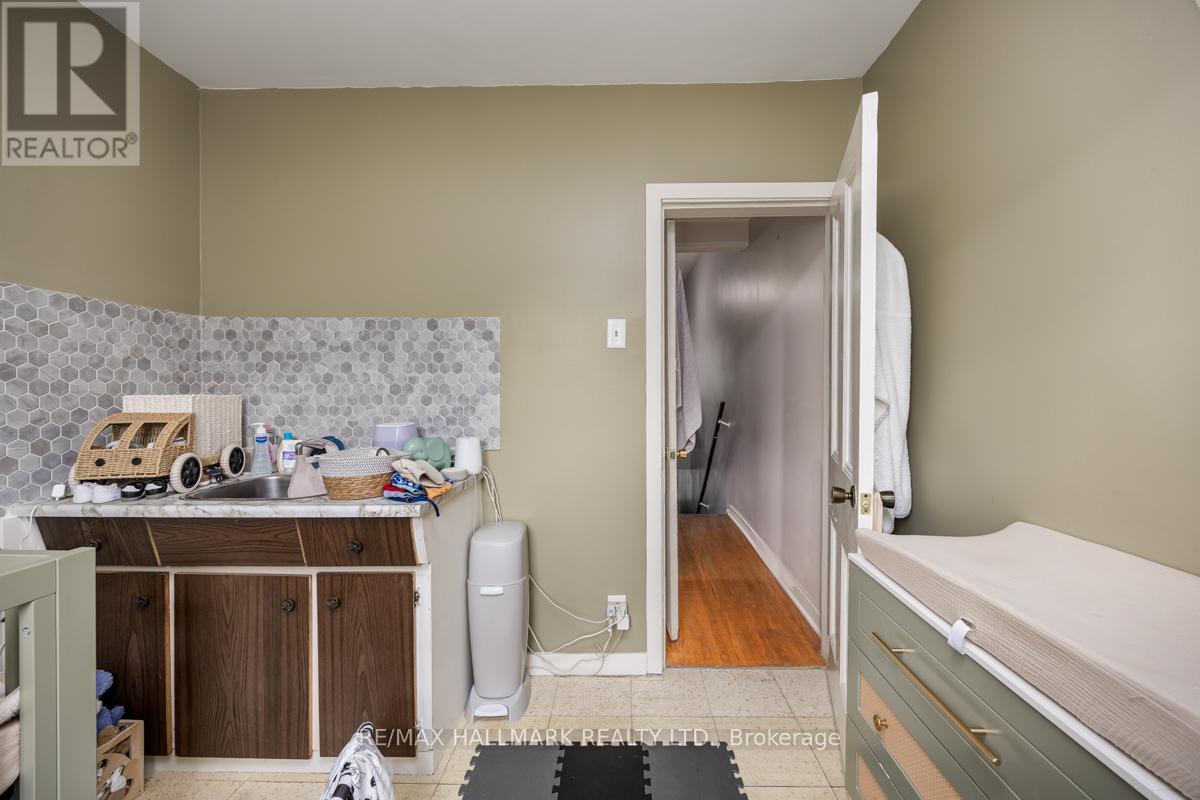 Photo 24 of 227 Shaw Street, Toronto ON