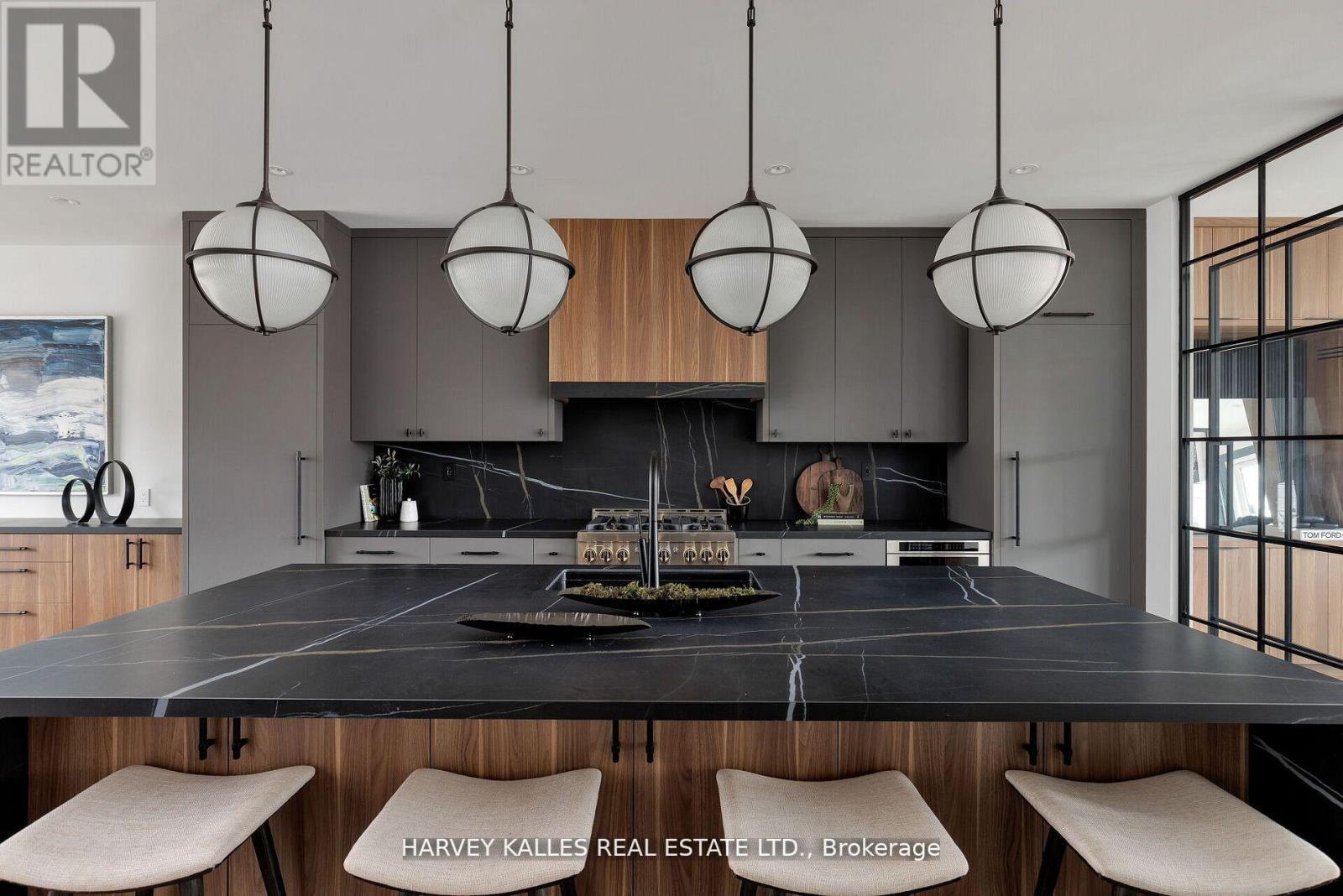 Photo 9 of 498 Roxton Road, Toronto ON